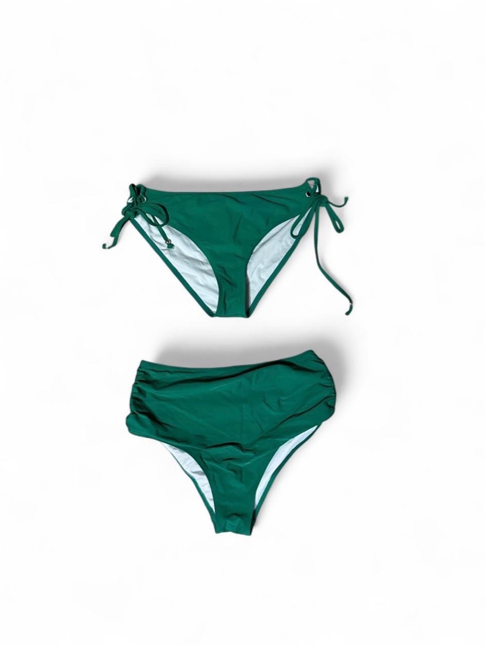 Green bikini set with white accents. Size: XL (ONLY WASHED NEVER USED)#swimwear
